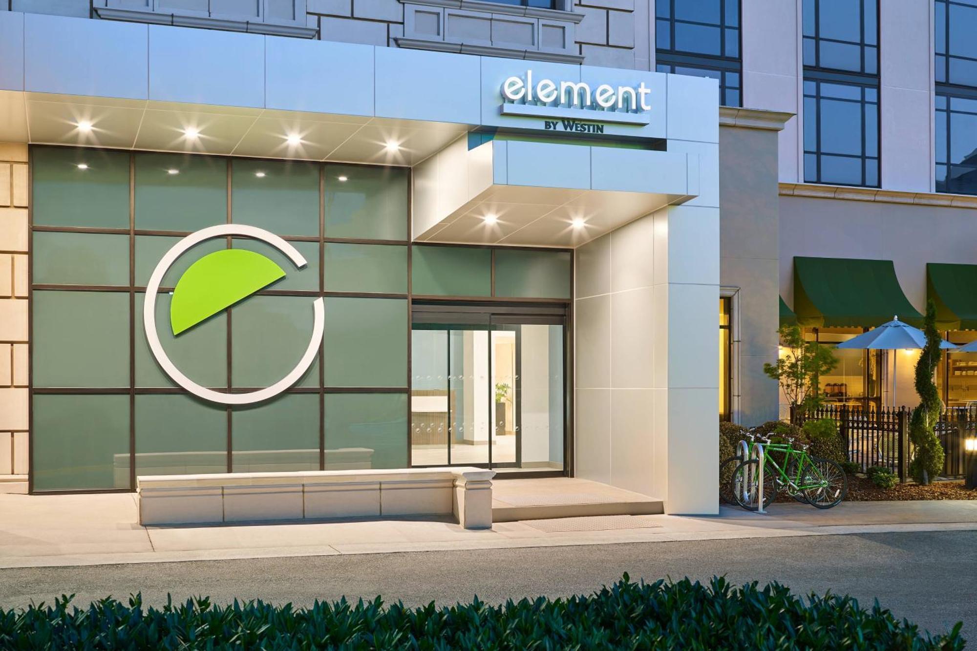 Element Hotel 3*